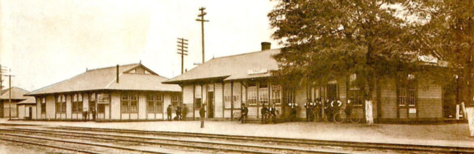 SP-Depot-and-Diner-Tracy-Cal-Postcard-A-Circa-1910.png
