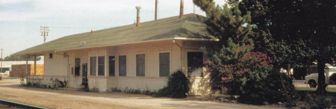 Western Pacific Railroad Tracy Depot (Photo)